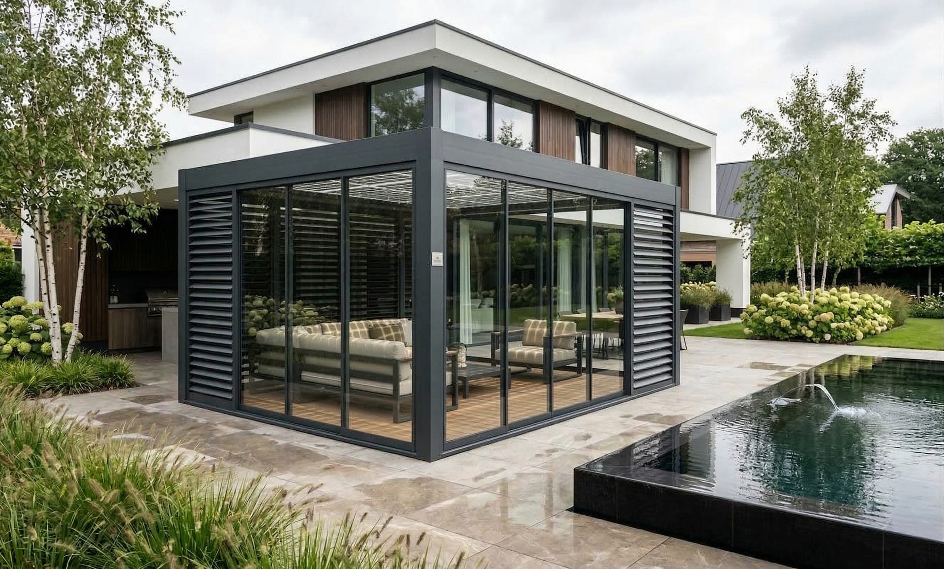 CUBO glazen terrasoverkapping aan een moderne woning